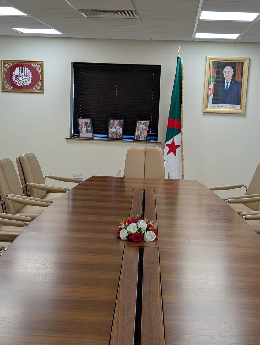 Friendly and Consultative Meeting Brings Together the Consul General of Algeria in London with Representatives of Algerian Associations, Schools and Members of the National Community in the United Kingdom